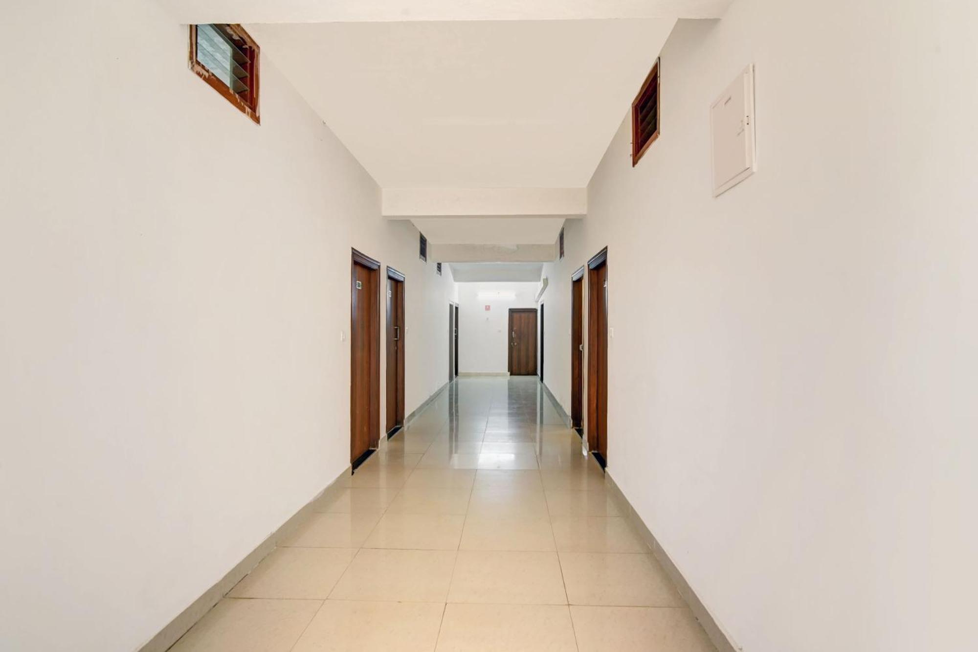 Super Collection O Madikeri City Center Near Ksrtc Bus Stand Coorg Formerly Hotel Ragsys Exterior foto
